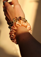 Thin silk scrunchie set - 1 scrunchie